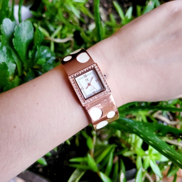 Classic BT Polka Dot Rose Gold Roman Numerals Rhinestone Watch - Picture 2 of 9